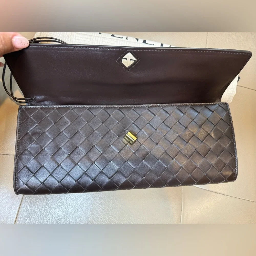 Sold ❌Bottega Veneta Andiamo Clutch - Picture 5 of 10